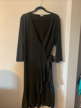 Avenue Black Wrap Dress with Tie Waist 18/20 2x